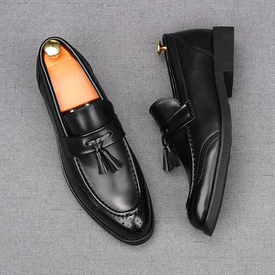 New Black Men's Pointed Patented Leather Tassels Flats Slip On Shoes Designer Male Homecoming Wedding Dress Footwear
