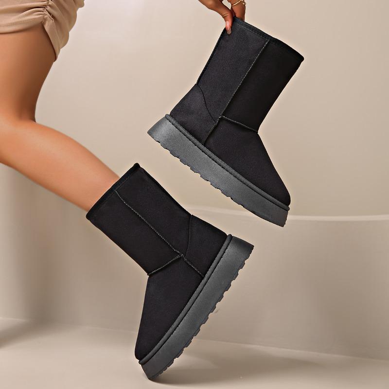 Moderiktiga vinterstövlar för kvinnor 2025 Nya tjocka skor Moderiktiga heta stövlar med ankelkorta stövlar Vattentäta halkfria enkla bomullsskor