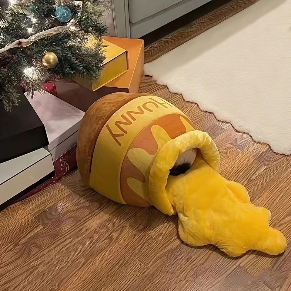 Cozy Semi-Enclosed Winter Nest for Cats & Dogs with Washable Mattress & Free Sleeping Pad