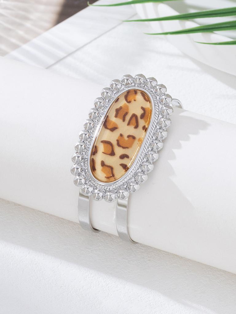 Retro Light Luxury Leopard Print Metal Three-Piece Set, Earrings, Rings, Bracelets, Exaggerated Personalized Women'S Jewelry.