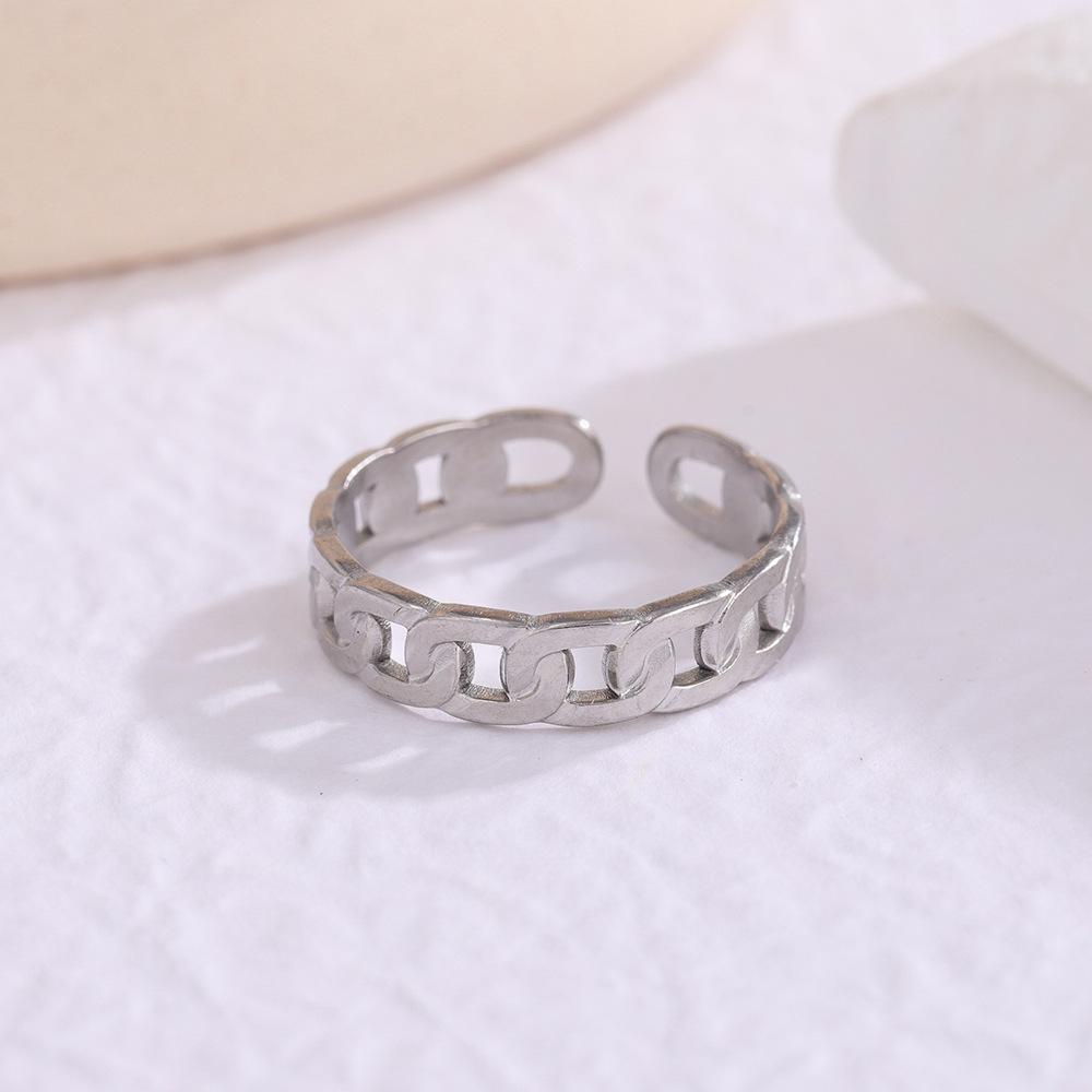 Xiaohongshu Damen 18K Goldplattierter Mode Titanstahl Ring - High-End, Farbecht, Leichter Luxus Stil.