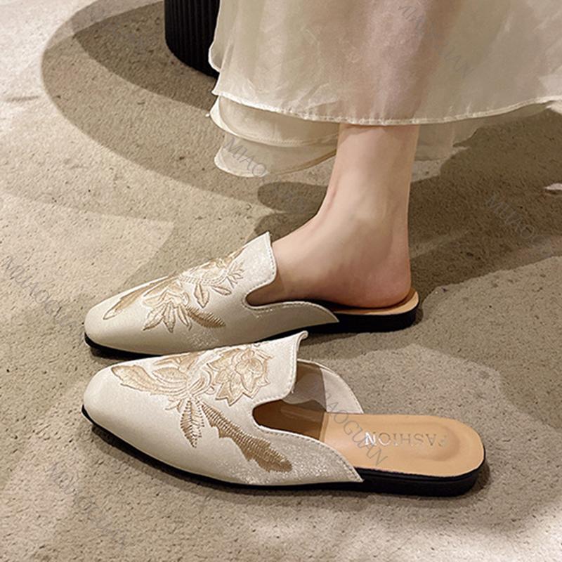 Pantofole Ricamate con Fiori per Donna da Esterno Primavera Autunno Retrò Scarpe Piatte da Donna Zoccoli a Punta Quadrata Mezza Pantofola
