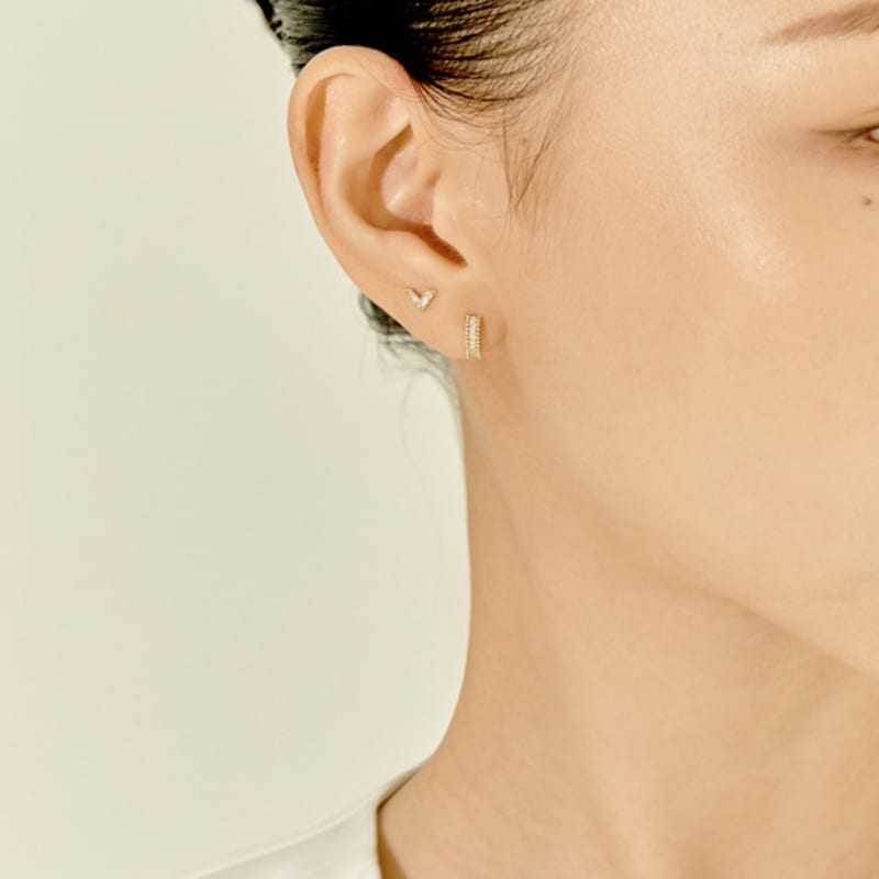 LUNNE 14k V Dense Q Stud Earrings (14k Gold) #Cap06