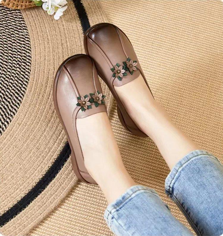 

Internet celebrity explosion mother shoes retro round head single shoes foreign style shallow mouth comfortable versatile one pedal women s shoes 40