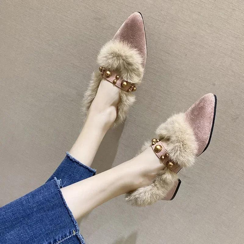 Neue Damen Spitzzehen Nieten Dicke Absätze Slipper Retro Britischer Stil Warm Lässig Slip-on Klobige Schuhe Damenschuhe 2024