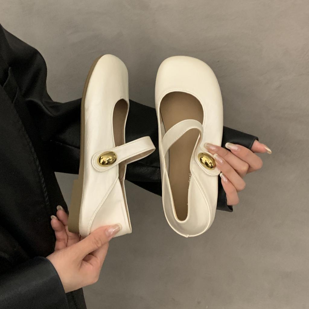 French retro Mary Jane shoes women's 2025 summer new round head shallow mouth one-word buckle pregnant women soft sole with skirt shoes