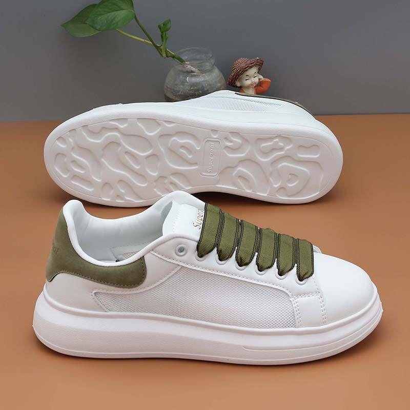 Women'S Fashionable Skate Shoes with a Soft White Sole, Trendy And Comfortable for All Seasons, Lightweight, Non-Slip Lace-Up White Sneakers for Women