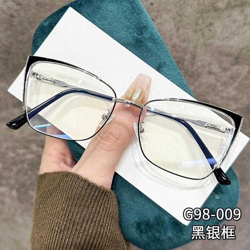 2026New unisex versatile glasses with metal frames, popular online, face-slimming decorative flat lenses, suitable for myopia, natural look