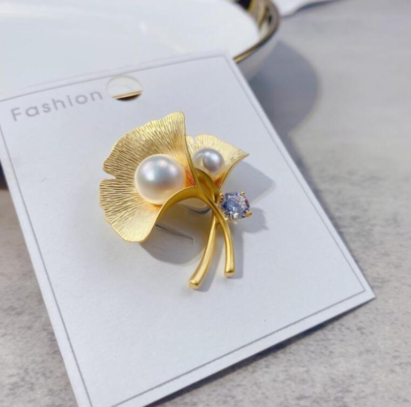 Ginkgo Leaf Brooch for Men and Women, Exquisite Temperament Pin, Elegant Temperament Jewelry Accessories, Party Banquet Gifts