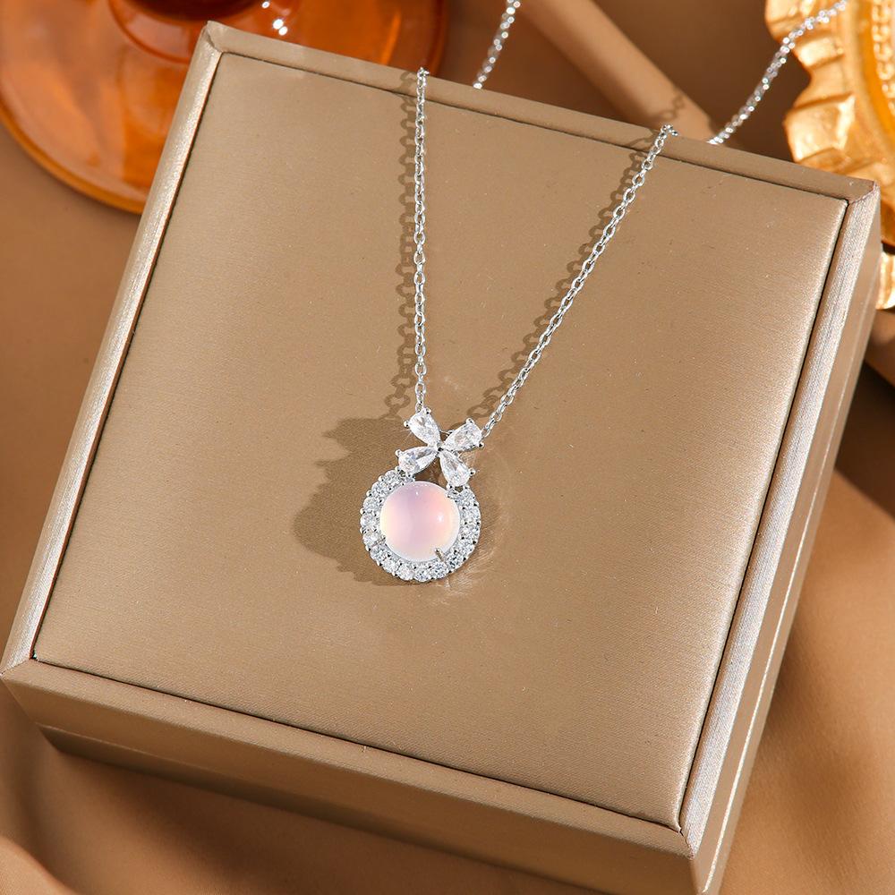 Four Leaf Clover Pendant Necklace For Women Fashionable Zircon Crystal Adjustable Chain Delicate And Versatile Jewelry