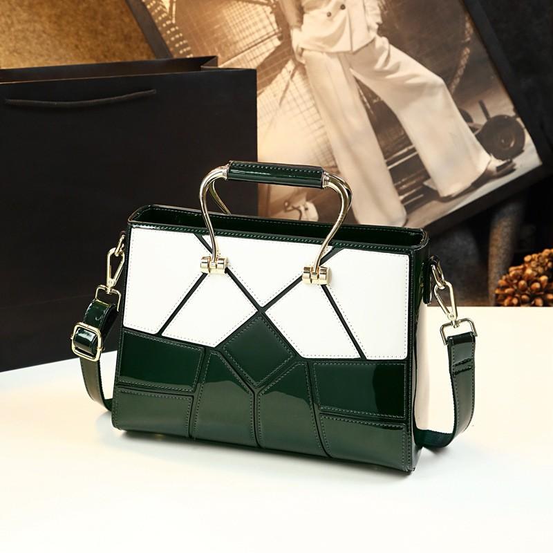 Mittlere Damen-Tragetasche in Ausführung - Crossbody-Schulterhandtasche mit Reißverschluss und Innentaschen