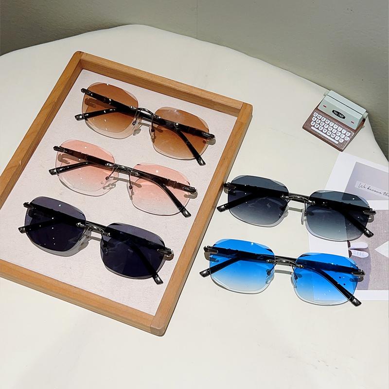 Oversized Rimless Sunglasses Men New Vintage Gradient Outdoor Decor Shades Women Trendy Brand Design Casual Sun Glasses
