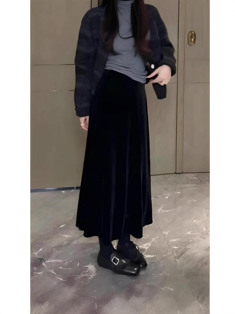 Elegant Black Velvet A-line Dress - Mid-length, Plus Size, Spring/Autumn, High-Quality French Design for a Flattering Silhouette.