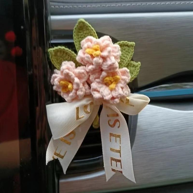 High Quality Car Hanging Decoration Crocheted Bouquet Charm Pendant Knitted Flower Car Interior Accessories Finished Product