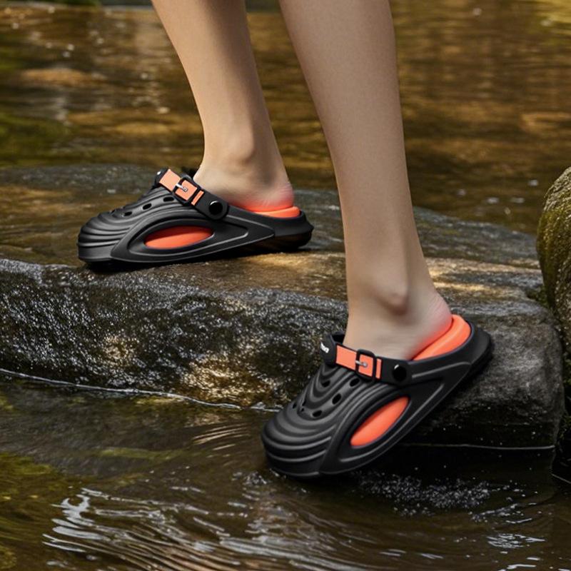 Fashion Comwarm Summer Slippers For Men Soft Sole Comfort Outdoor Beach Slides EVA Lightweight Hole Shoes Fashion Platform Men's Sandals