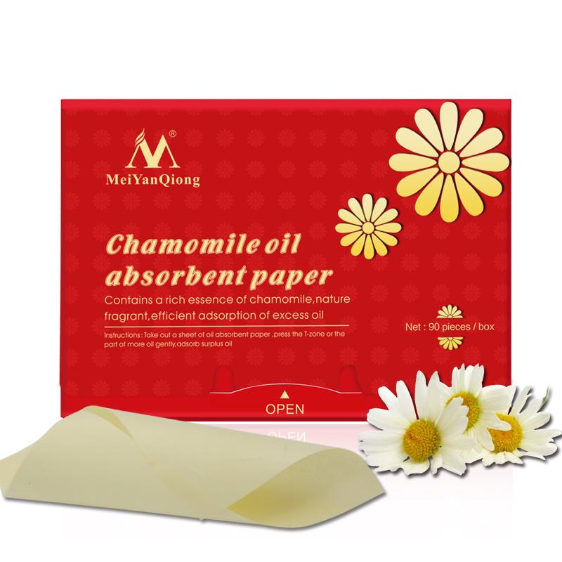 

Впитывающая бумага с маслом ромашки. Натуральный аромат древесной целлюлозы. Содержит богатую эссенцию ромашки, эффективно адсорбирует излишки Ханьшуй.