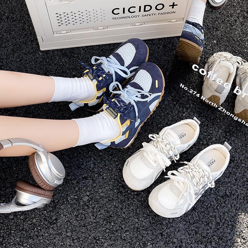 Mesh breathable casual shoes 2025 summer new fashion niche white shoes flat commuter training shoes women's
