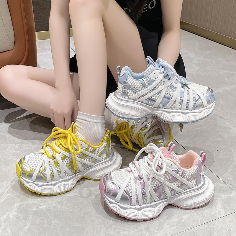 Versatile thick-bottomed muffin for women, small people show height, new summer leisure sports