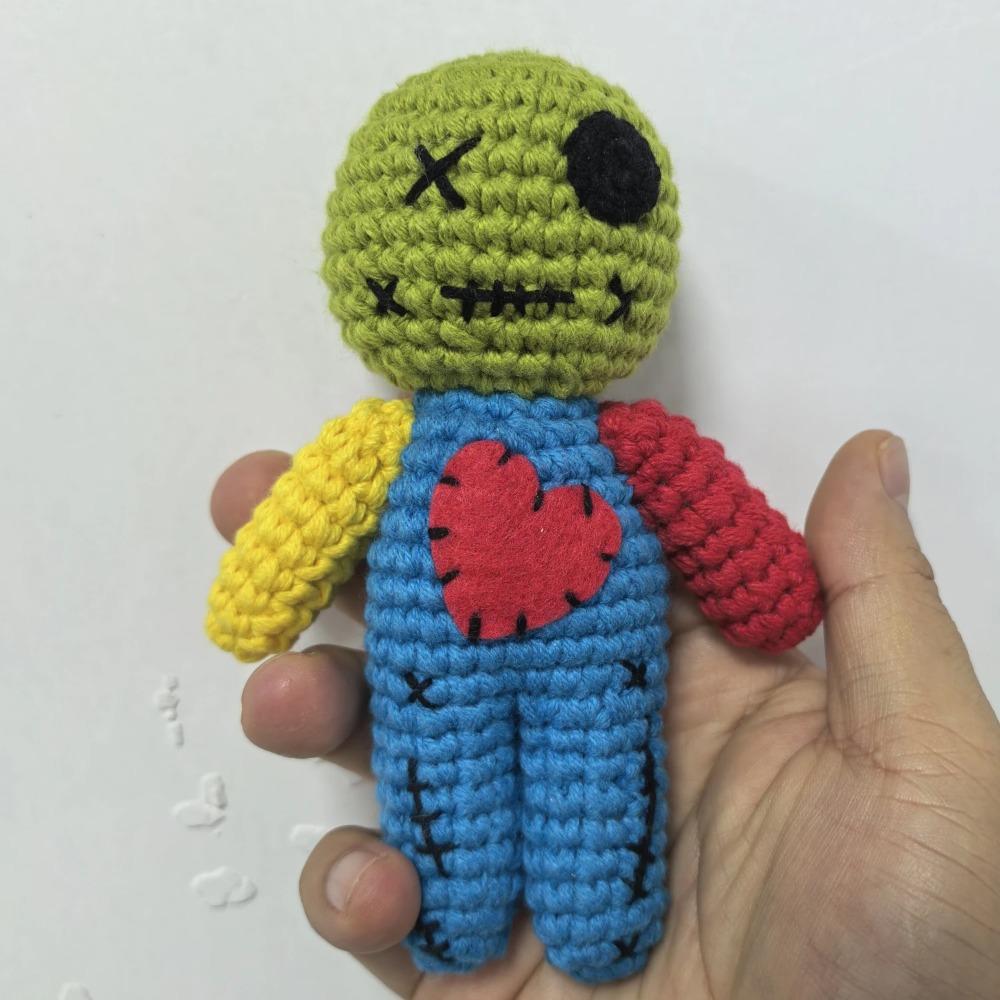Verschiedene Farben Handgemachte Thailändische Voodoo-Puppe Einzigartiges Gruseliges Horror-Party-Ornament Hexerei Scherz-Requisiten für Halloween Weihnachtsdekoration