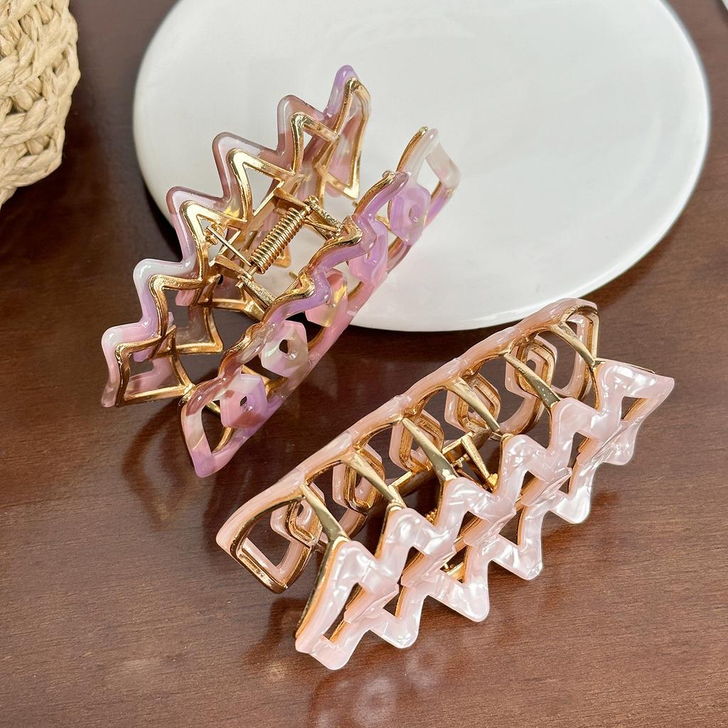 Acetate Chic Hair Claw Clip With Trendy Line Patterns In Vibrant Colors For Women