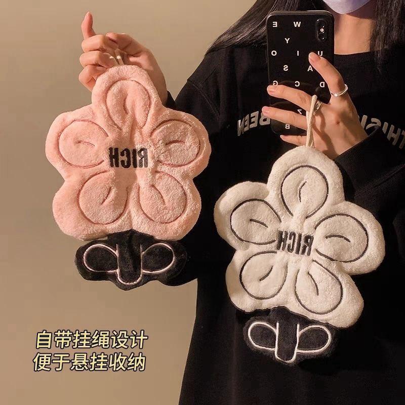 New rich flower hand towel coral fleece hanging type cute water absorption soft thickened not easy to lose hair kitchen bathroom