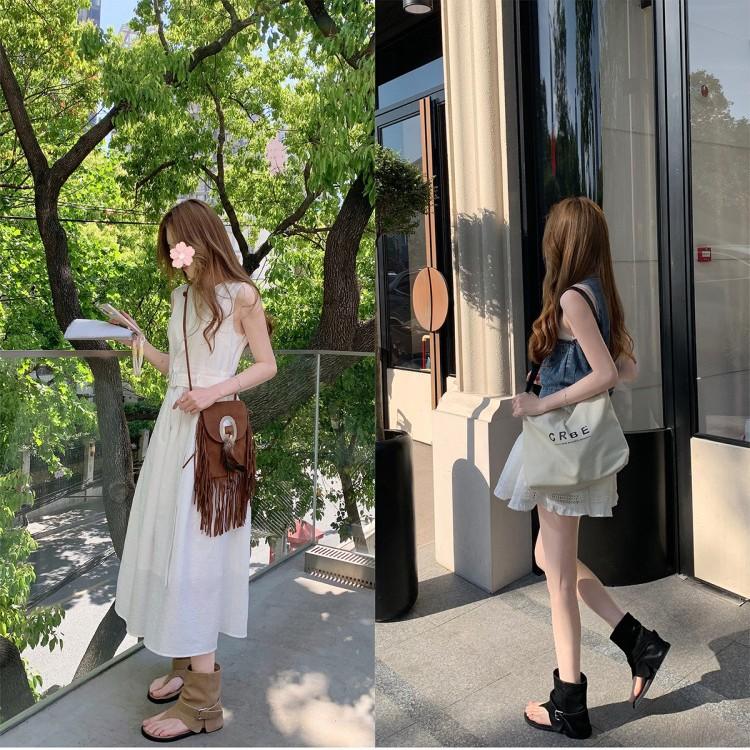 Grape Mother, the Same Style Is Sent In Seconds from the Spot~ New Fashionable Spice Girl Round Head Toe Buckle with Outer Wear Medium Tube Cool Boots