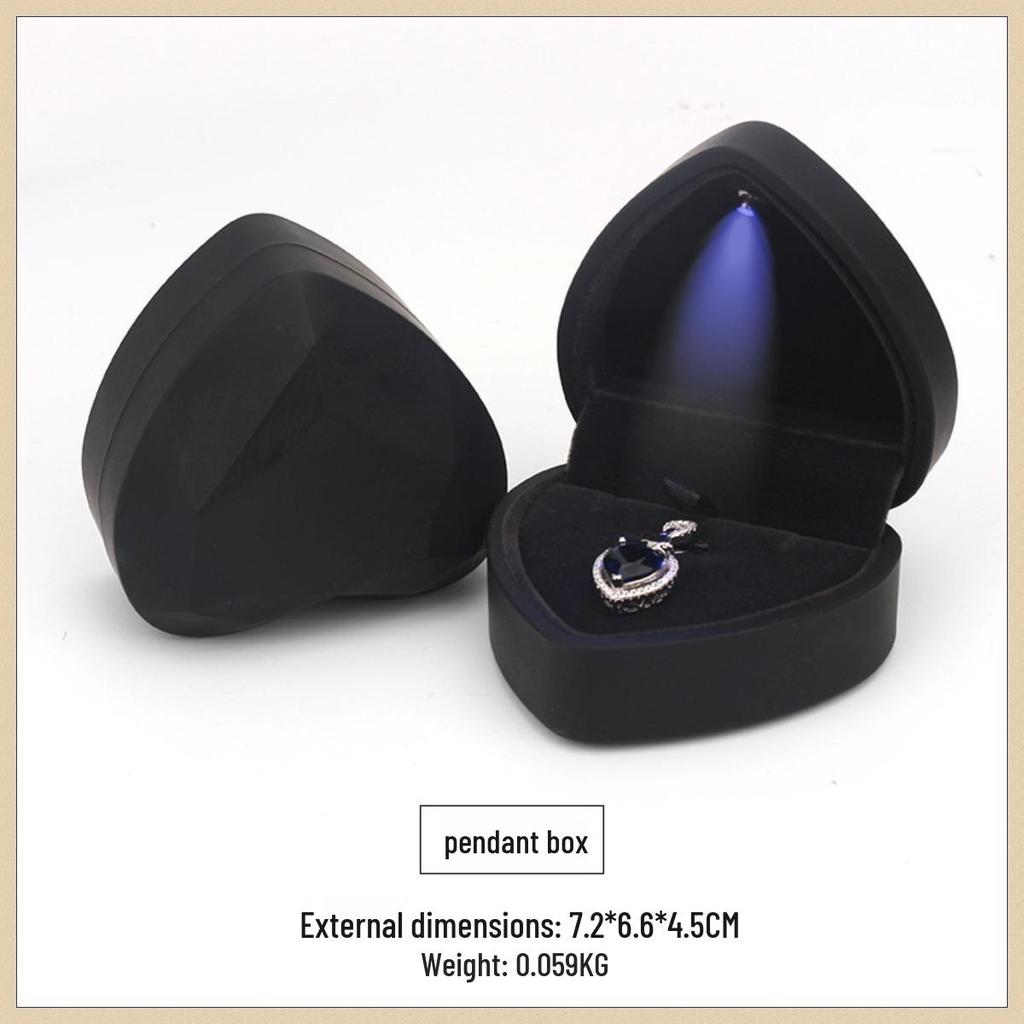 Herzförmige Leuchtende Schmuckschatulle: Luxuriöse beleuchtete Ring- & Halsketten-Box