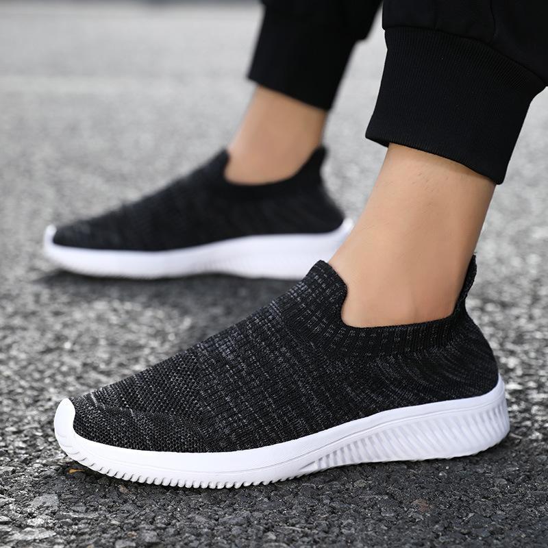 

Summer men s sports shoes trendy mesh running casual shoes large size fly-woven mesh men s shoes 39 чорний