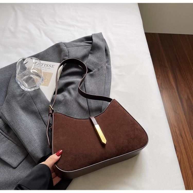 

French light luxury niche underarm bag women s 2025 new fashion retro shoulder bag high-end commuter handbag кофейный