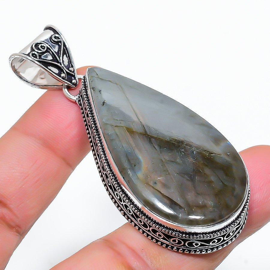 

Vintage Labradorite Gemstone Handmade Ethnic Jewelry Pendant 2.56 VR-2067