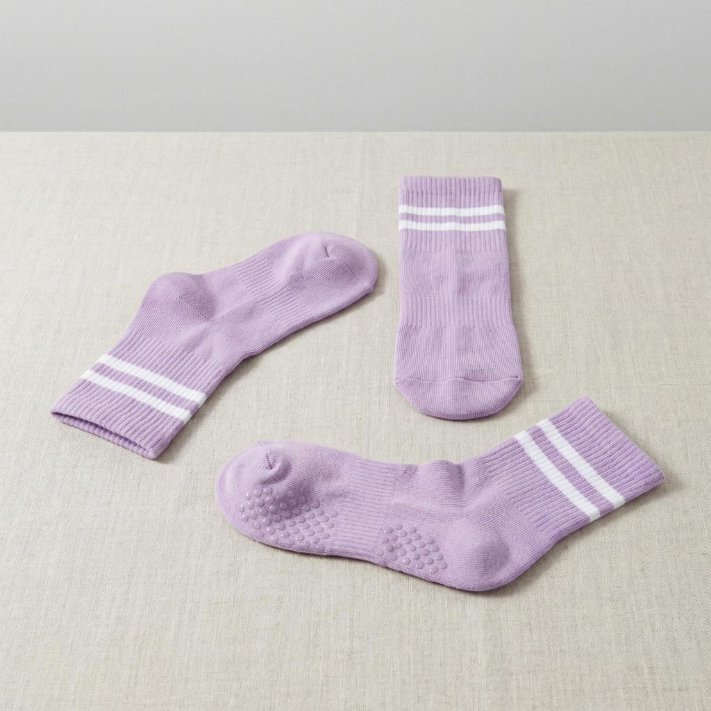 Women's Custom Embroidered Logo Pilates Reformer Socks Knitted Yoga Socks Grip for Autumn Season Crew High Logos Cuff Bottom