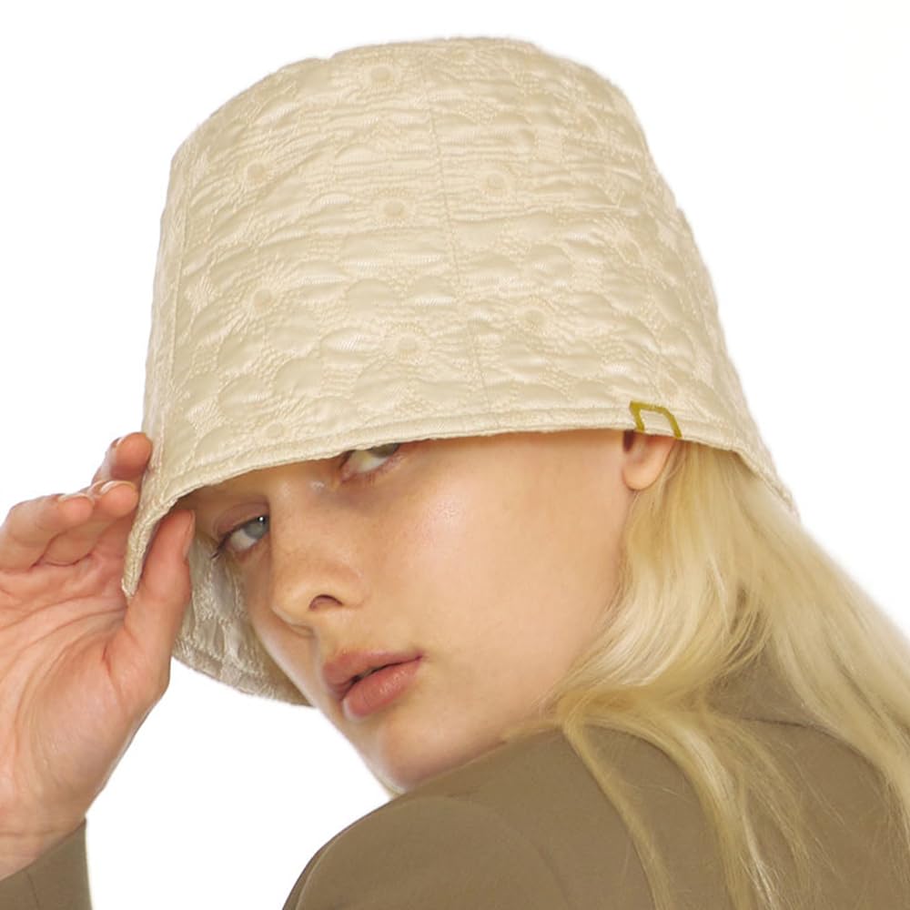 

[ПОД КОНТРОЛЕМ] Толстый стеганый цветочный узор Золотая этикетка Зимний Стандартный размер Складная Сделано в Корее Защита от солнца Панама для женщин (Склеенный цветок