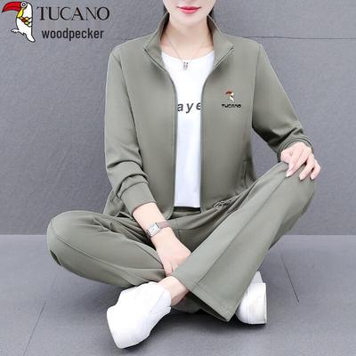 Κοστούμια και σετ – Αθλητικές φόρμες σετ