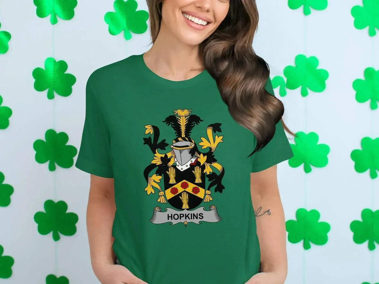 Elegant Hopkins Family Crest Design T-Shirt 2XL