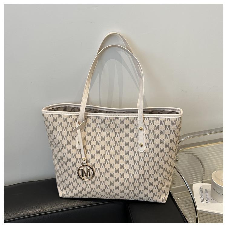 New Large Capacity Commuter Tote Bag Faux Leather Shoulder Handbag for Women Students CLE