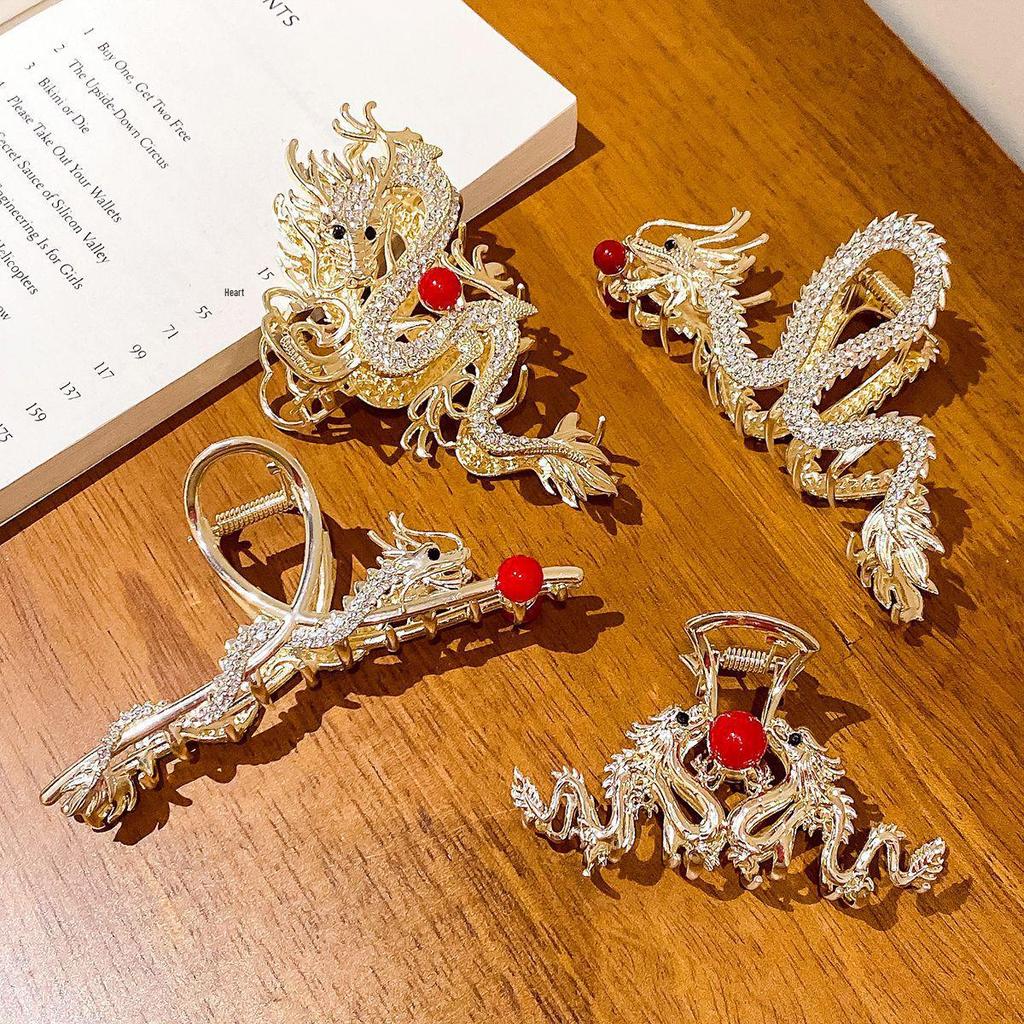 "Elegante Fermaglio per Capelli Anno del Drago: Pinza per Capelli a Forma di Squalo Stile Cinese con Strass di Alta Gamma per Donne"