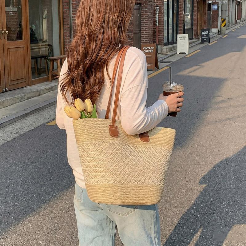 Handwoven Straw Tote Bag with Leather Handles Woven Pattern Summer Beach Bag Casual Everyday Use