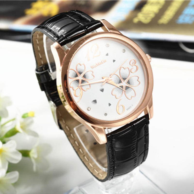 

2017 женские цветочные украшения кварцевые женские часы из кожи бабочки повседневные модные часы с пряжкой на ремне чёрный