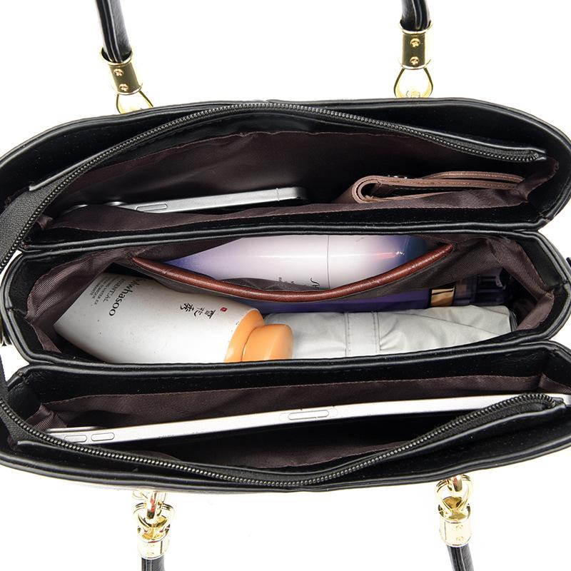 Spring and Summer Handbag Women's 2025 New Fashion Light Luxury Large Capacity Shoulder Crossbody Bag Ladies Mom Middle-Aged Women's Bag