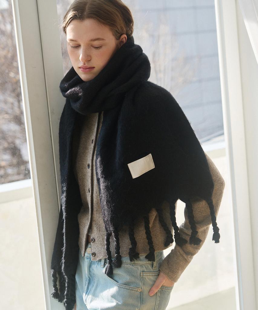Deuloupisumeon Bold Knotted Long Muffler [Black]