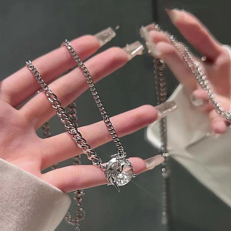 Spicy Girl Star Necklace: Trendy Sweet Cool Accessory for Women g1445