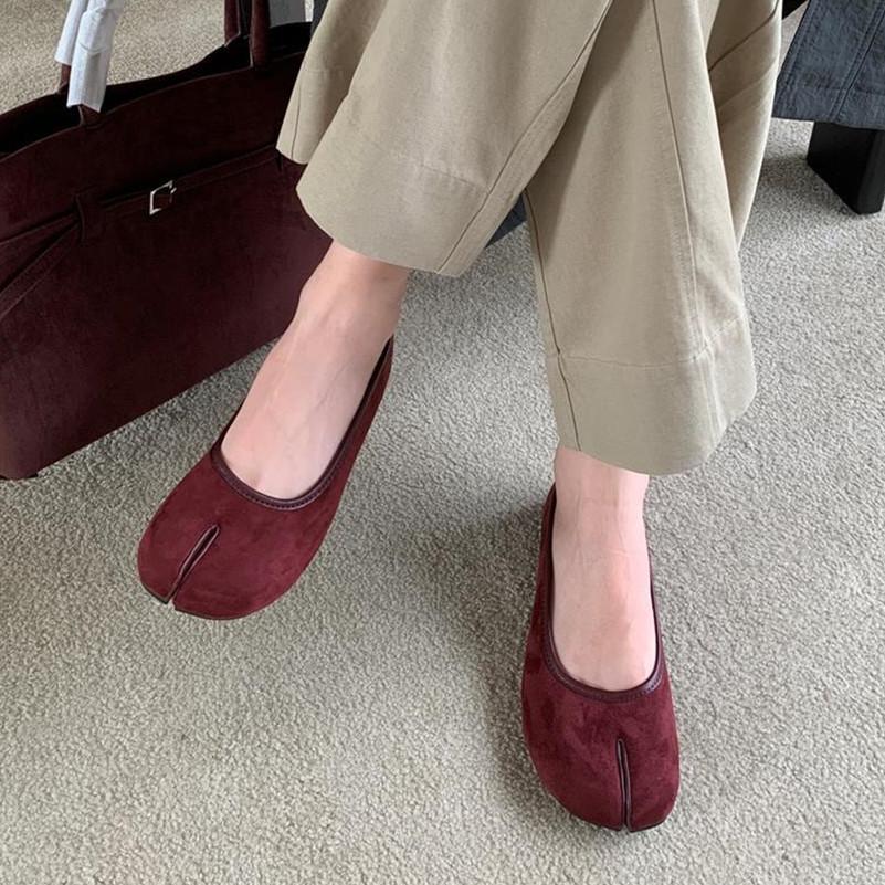 Fashion IPPEUM Velvet Tabi Shoes Women Mary Janes 2025 New Leopard Burgundy Ballet Flats 2