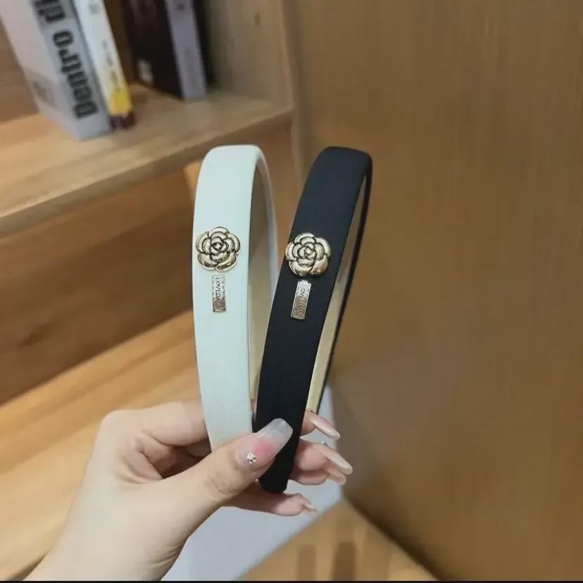 Luksusowa opaska z kamelią: Styl Zapachu High-End, Trend Koreański 2022