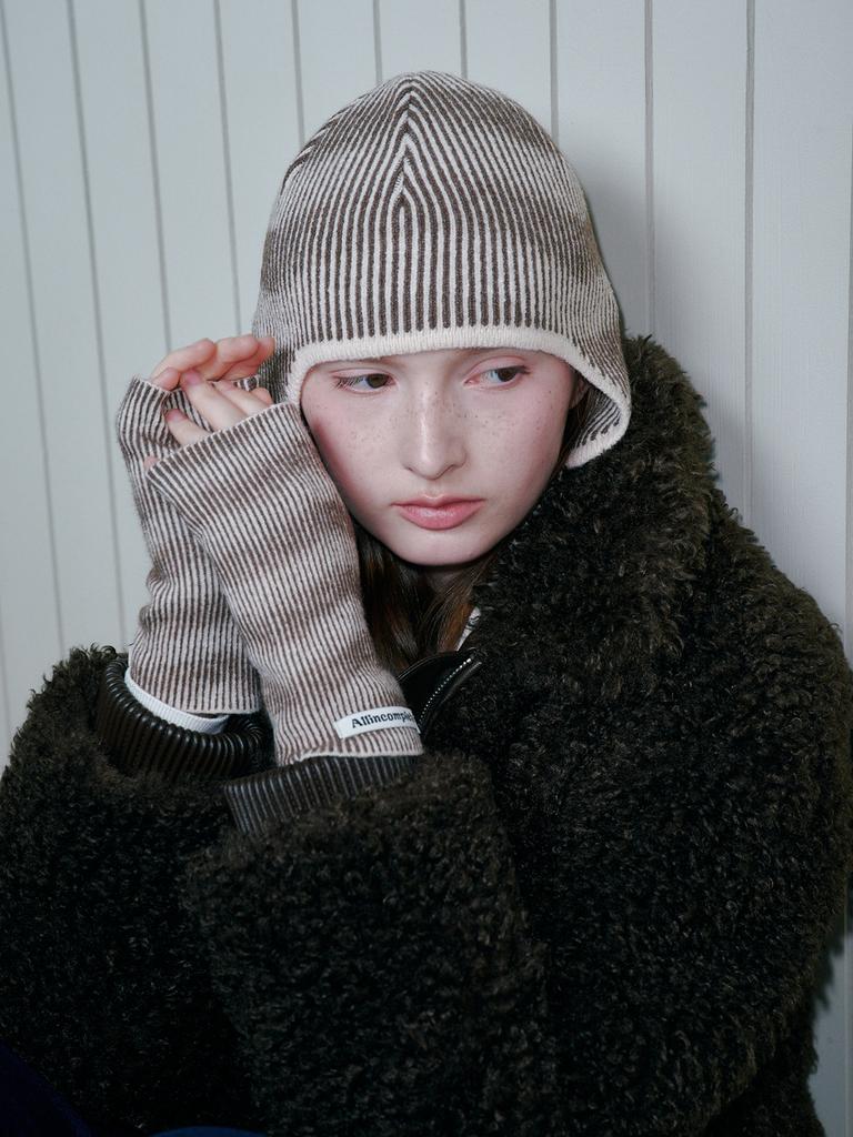 Olinkeompeulliteu Moiré Wave Earflap Beanie (Brown)