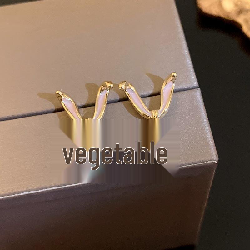 

Korean Fashion S925 Silver Rabbit Stud Earrings - Exquisite, Niche Design for an Advanced, Cold Style Temperament