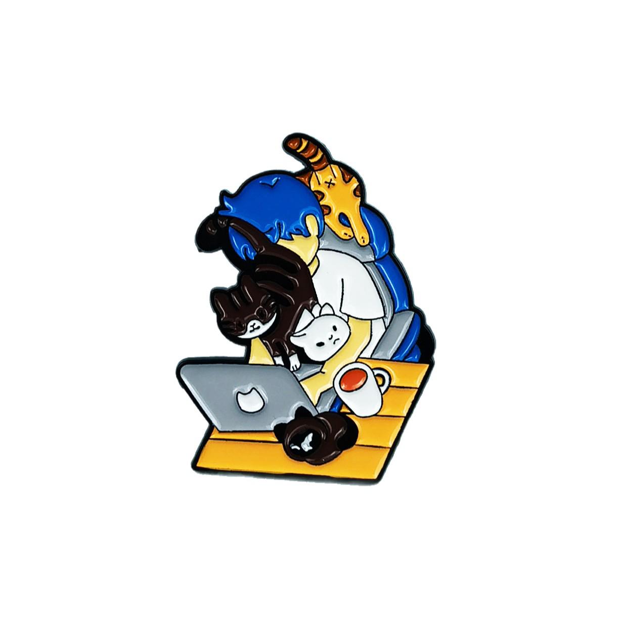 Creative Cartoon Cat Brooch: Cute Metal Badge for Office Style