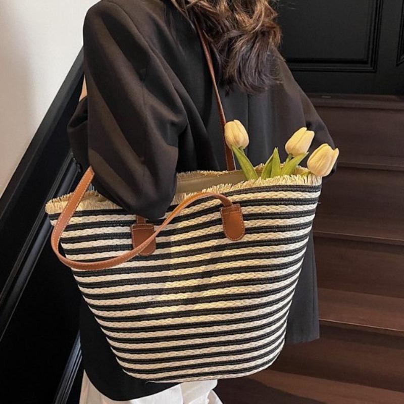 New large-capacity one-shoulder contrasting straw bag Versatile woven bag Women's casual tote bag vacation beach bag