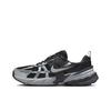 V2K Run Noir Argent Métallisé Baskets Femme Anthracite Gris Fumée Foncé FD0736-005