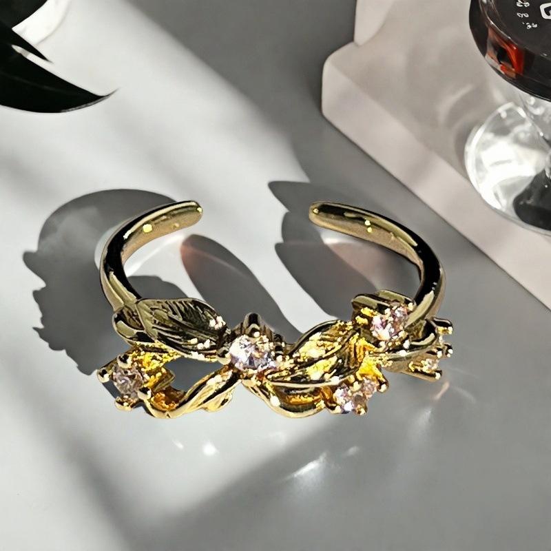 Medieval Bauhinia Flower Gourd Open Ring Women'S Light Luxury Niche Exquisite Pink Zircon High-End Chain Ring