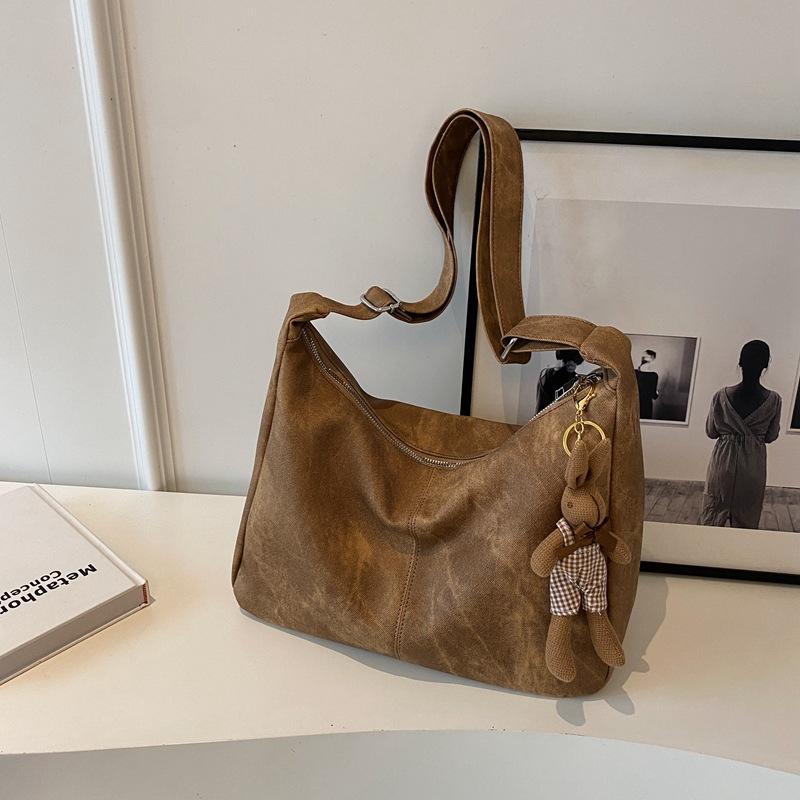 Large Capacity Bag Women's Autumn and Winter 2025 New Fashion Niche Design Shoulder Messenger Bag Retro Women Tote Bag